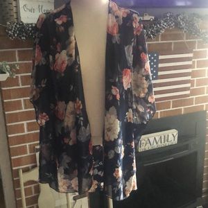 Emory park size large floral top